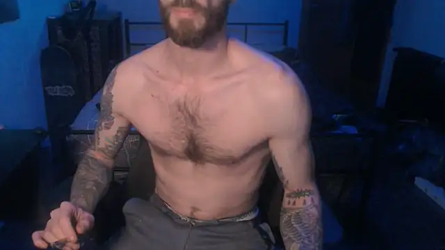 Snapshot of SexxxyLouis chatting on January 24, 8:34 am SexxxyLouis online show from January 24, 8:34 am