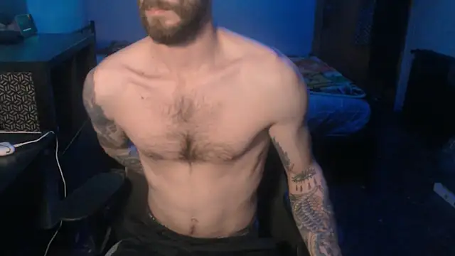 Snapshot of SexxxyLouis chatting on February 5, 8:35 pm SexxxyLouis online show from February 5, 8:35 pm