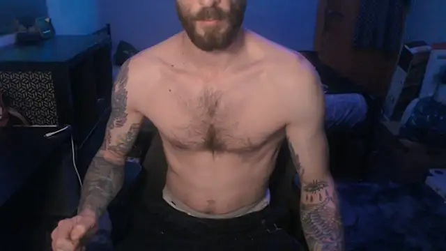 Snapshot of SexxxyLouis chatting on February 8, 8:10 pm SexxxyLouis online show from February 8, 8:10 pm