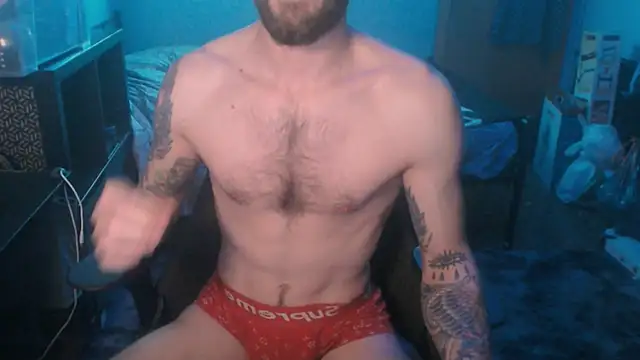 Snapshot of SexxxyLouis chatting on February 9, 9:28 pm SexxxyLouis online show from February 9, 9:28 pm