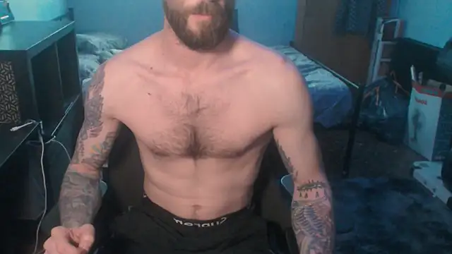 Snapshot of SexxxyLouis chatting on February 10, 8:42 pm SexxxyLouis online show from February 10, 8:42 pm