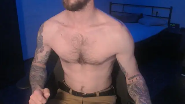 Snapshot of SexxxyLouis chatting on March 6, 1:24 pm SexxxyLouis online show from March 6, 1:24 pm