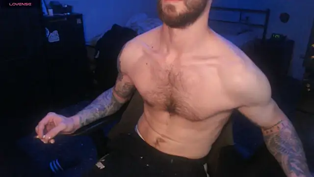 Snapshot of SexxxyLouis chatting on October 2, 10:55 am SexxxyLouis online show from October 2, 10:55 am