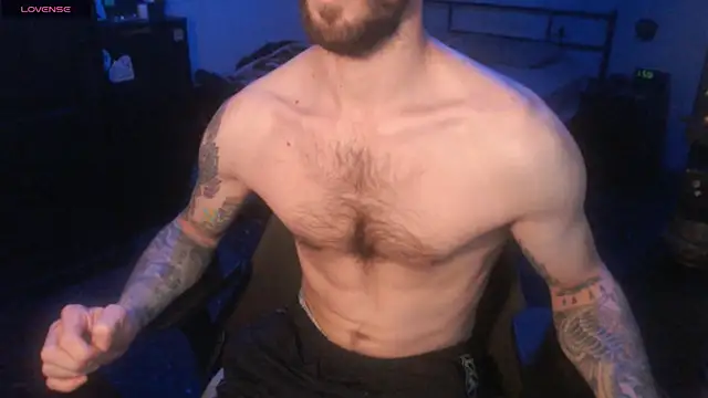 Snapshot of SexxxyLouis chatting on November 4, 9:19 am SexxxyLouis online show from November 4, 9:19 am