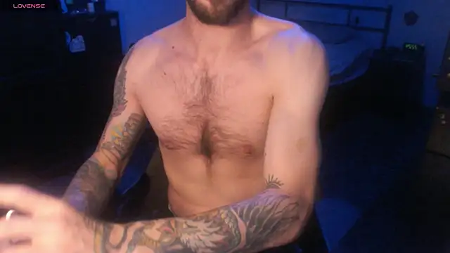 Snapshot of SexxxyLouis chatting on November 4, 9:25 pm SexxxyLouis online show from November 4, 9:25 pm