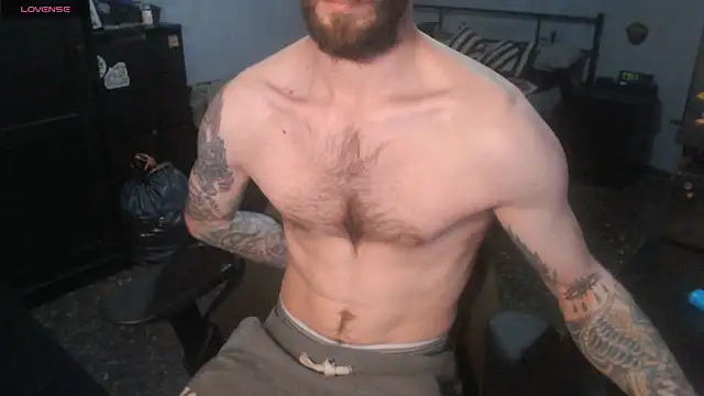 Snapshot of SexxxyLouis chatting on November 26, 10:27 am SexxxyLouis online show from November 26, 10:27 am