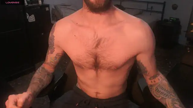 Snapshot of SexxxyLouis chatting on November 29, 8:45 pm SexxxyLouis online show from November 29, 8:45 pm