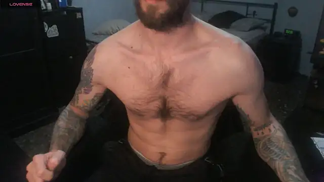 Snapshot of SexxxyLouis chatting on December 1, 6:02 pm SexxxyLouis online show from December 1, 6:02 pm