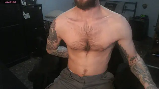 Snapshot of SexxxyLouis chatting on December 2, 1:50 pm SexxxyLouis online show from December 2, 1:50 pm