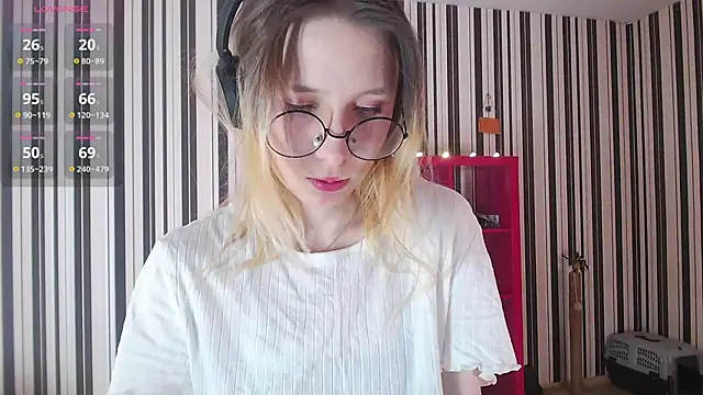 Snapshot of _Hanna_Moon_ chatting on January 22, 9:24 am Hanna Moon online show from January 22, 9:24 am