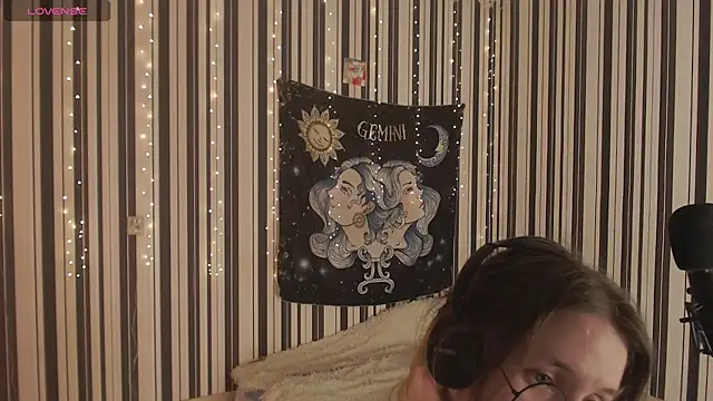 Snapshot of _Hanna_Moon_ chatting on October 7, 6:27 pm Hanna Moon online show from October 7, 6:27 pm