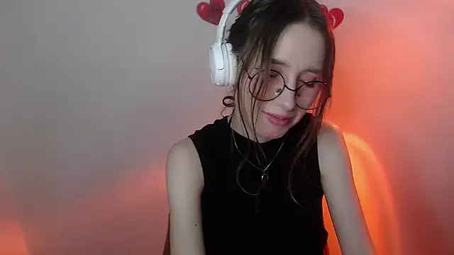  Hanna Moon  online show from April 30, 10:43 am