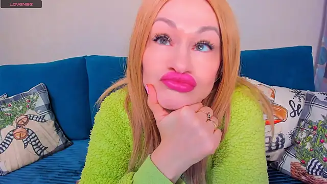 Snapshot of EllenMoore chatting on November 23, 3:17 am EllenMoore online show from November 23, 3:17 am