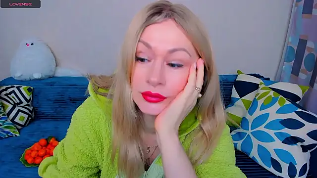 EllenMoore online show from March 12, 3:01 am