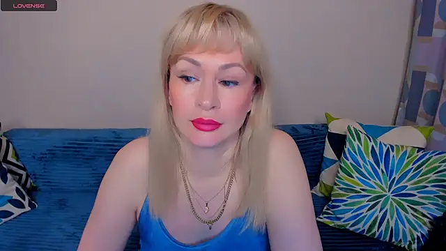 EllenMoore online show from June 27, 3:11 am