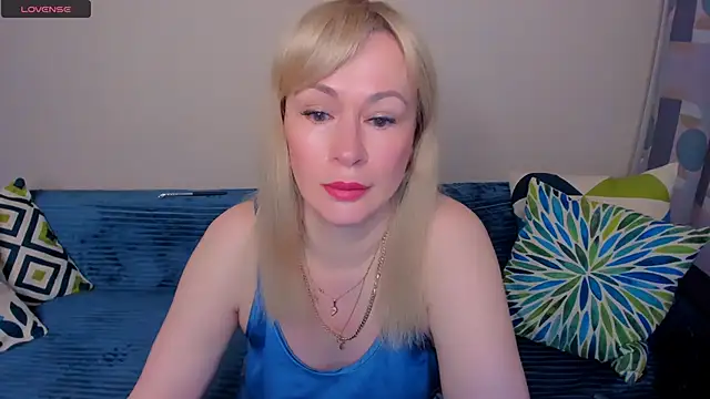 EllenMoore online show from June 29, 3:02 am