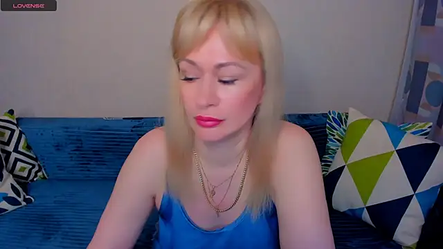 EllenMoore online show from June 30, 3:07 am