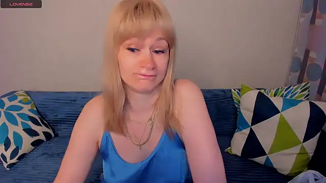EllenMoore online show from July 10, 3:11 am