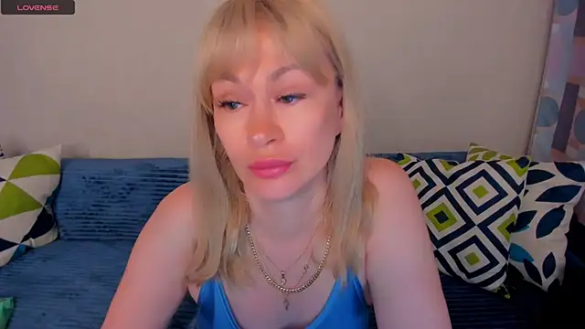 EllenMoore online show from July 28, 4:19 am