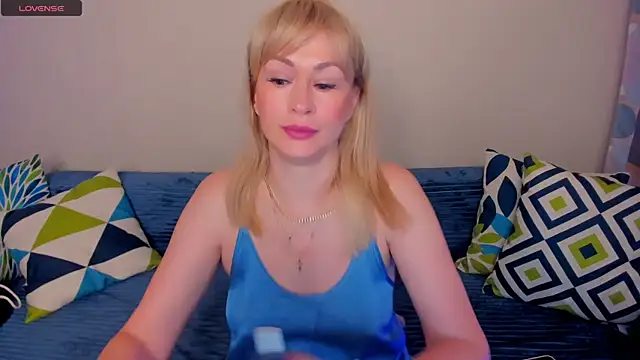 EllenMoore online show from July 29, 3:04 am