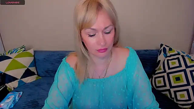 EllenMoore online show from August 1, 3:06 am