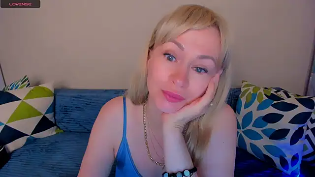 EllenMoore online show from August 6, 3:08 am