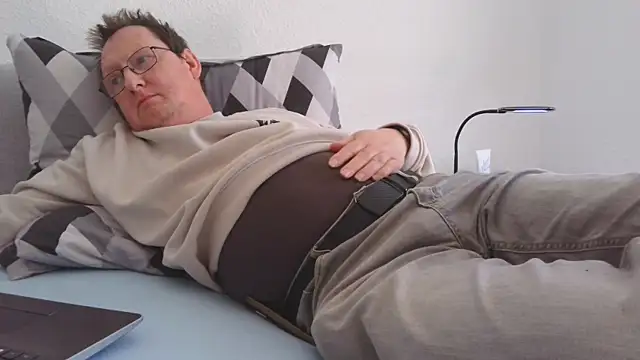 Snapshot of shymanhn chatting on March 3, 9:37 am shymanhn online show from March 3, 9:37 am