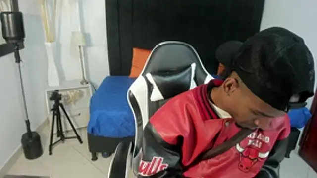 anhtony wayans online show from November 17, 1:00 am