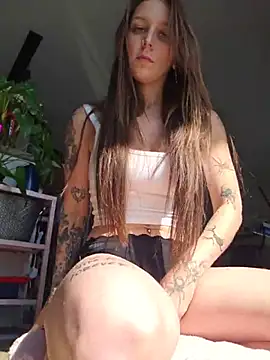Snapshot of LilyOrion chatting on July 11, 8:33 pm LilyOrion online show from July 11, 8:33 pm