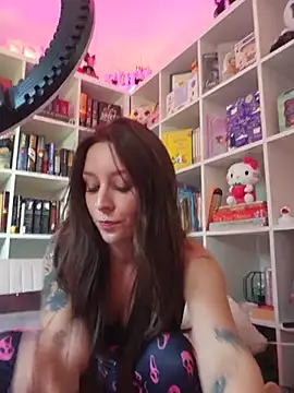Snapshot of LilyOrion chatting on July 15, 9:42 pm LilyOrion online show from July 15, 9:42 pm