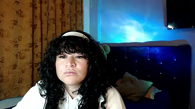 ANGELIQUE KLANE online show from October 28, 5:44 am