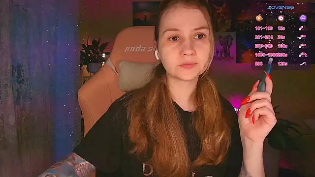 Snapshot of GoodWitch_ chatting on November 16, 7:47 am GoodWitch online show from November 16, 7:47 am