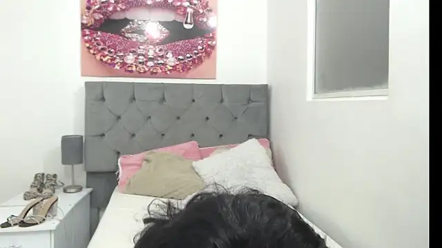 kirajohnson online show from February 20, 11:11 am