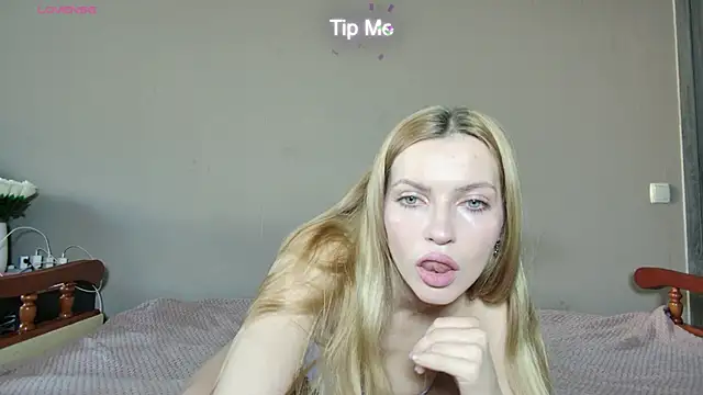 JuiliOnesunray online show from January 12, 6:51 am