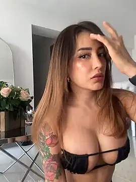 Snapshot of CATALINA_RESTREPO chatting on December 18, 6:46 pm CATALINA RESTREPO online show from December 18, 6:46 pm