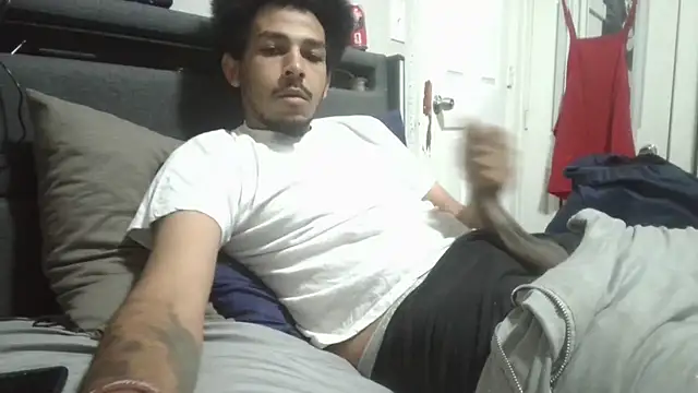 bigdickjojo69 online show from June 24, 5:23 pm