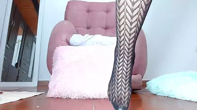 Snapshot of NaomiPassionate chatting on January 12, 4:10 am NaomiPassionate online show from January 12, 4:10 am