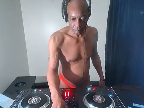 longdick4you8686 online show from February 23, 2:07 am