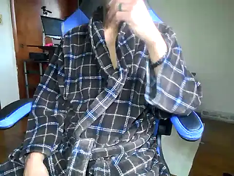 longdick4you8686 online show from February 26, 8:11 pm