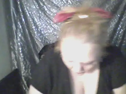 Snapshot of funtimkity chatting on December 18, 5:24 am funtimkity online show from December 18, 5:24 am