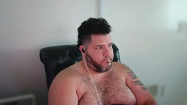Snapshot of Gabihotxxx1 chatting on May 8, 2:11 pm Gabihotxxx1 online show from May 8, 2:11 pm