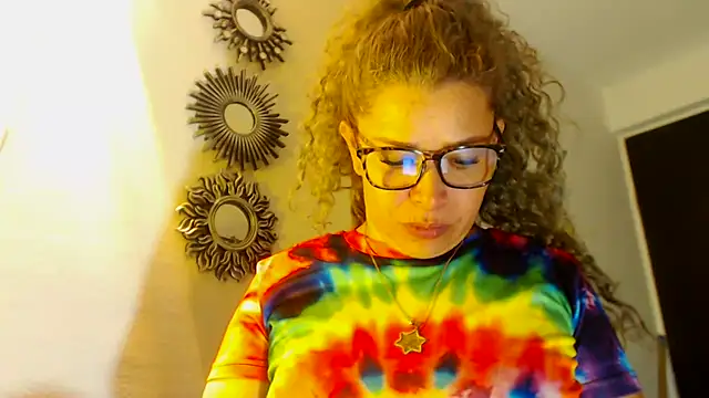 dalilasquirt1 online show from July 25, 2:31 am