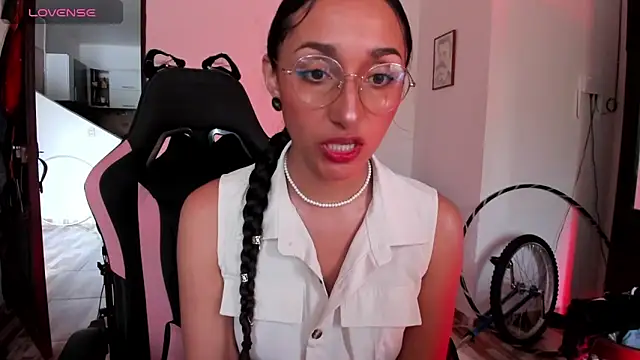 adrena 10 online show from May 4, 2:24 pm