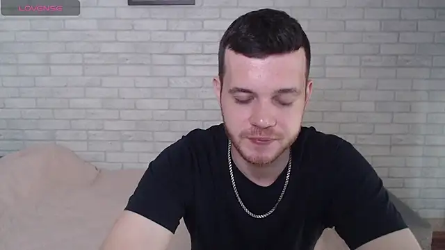 Alexxx horny online show from August 3, 8:02 am