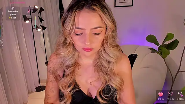 AmyWood online show from February 14, 2:03 pm