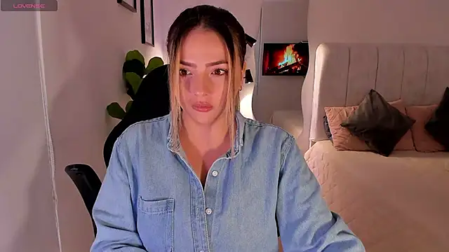 AmyWood online show from June 9, 11:16 pm