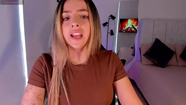 AmyWood online show from June 13, 3:21 pm