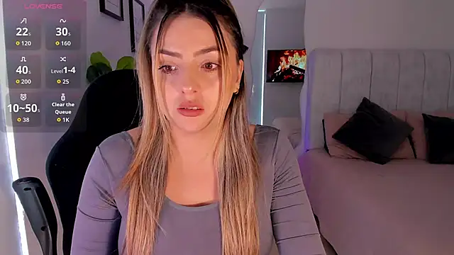AmyWood online show from June 18, 7:40 pm