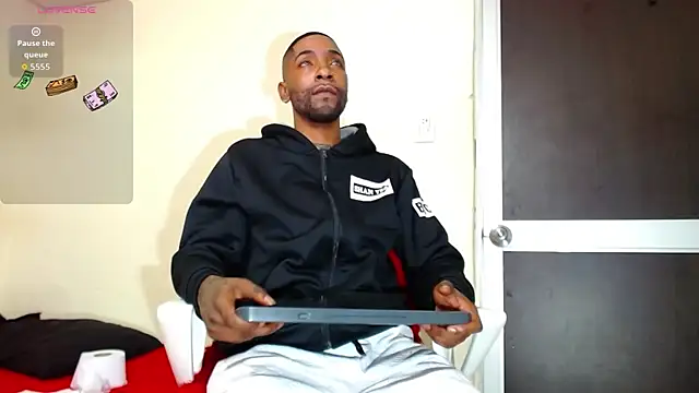 Snapshot of kilian_xx chatting on October 31, 3:40 am kilian xx online show from October 31, 3:40 am