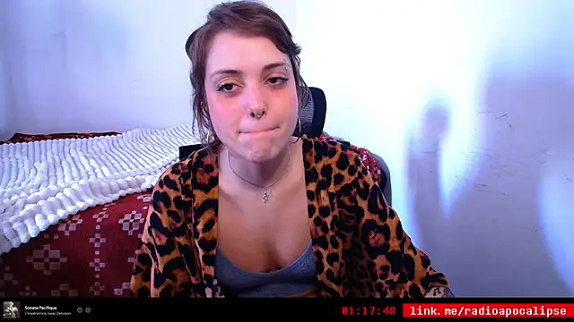 Snapshot of mskuddo chatting on November 10, 1:32 pm mskuddo online show from November 10, 1:32 pm